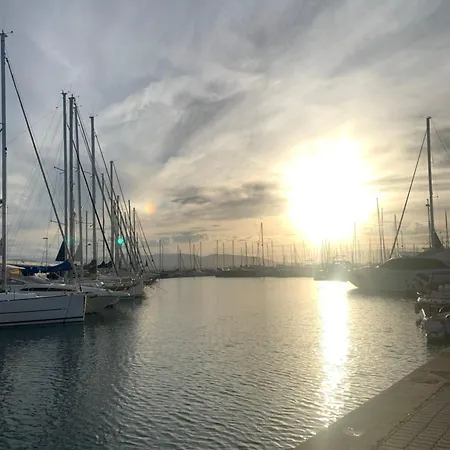 Climatise Terrasse St Raphael Face Au Port Santa Lucia